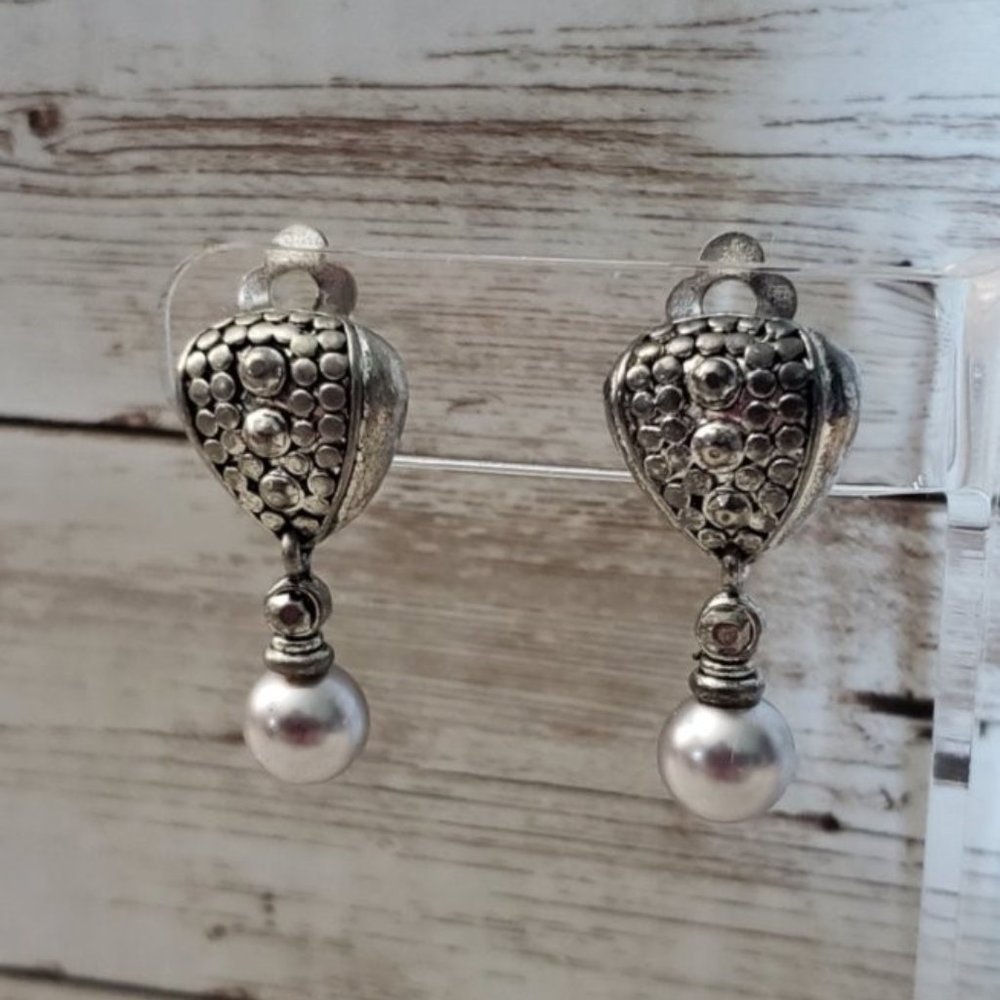 Vintage Clip On Earrings Silver Tone Chain Mail Design with Pearls